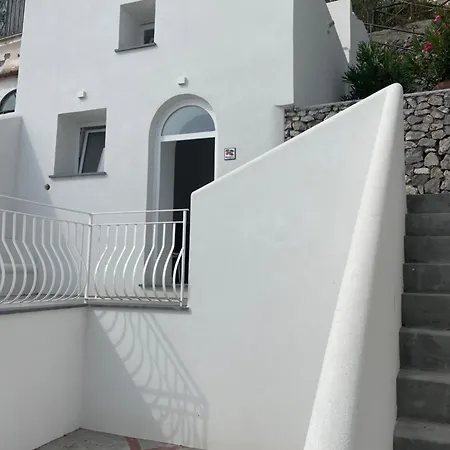 Le Di Apartment